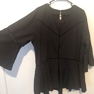 Black peplum top with flared sleeves sz 3X